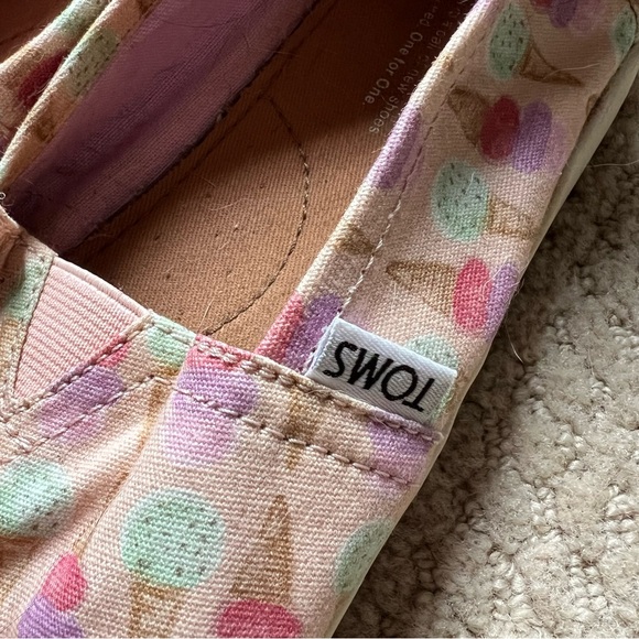 🍦Tom’s Ice Cream Cone Slip On Shoes - Picture 4 of 7